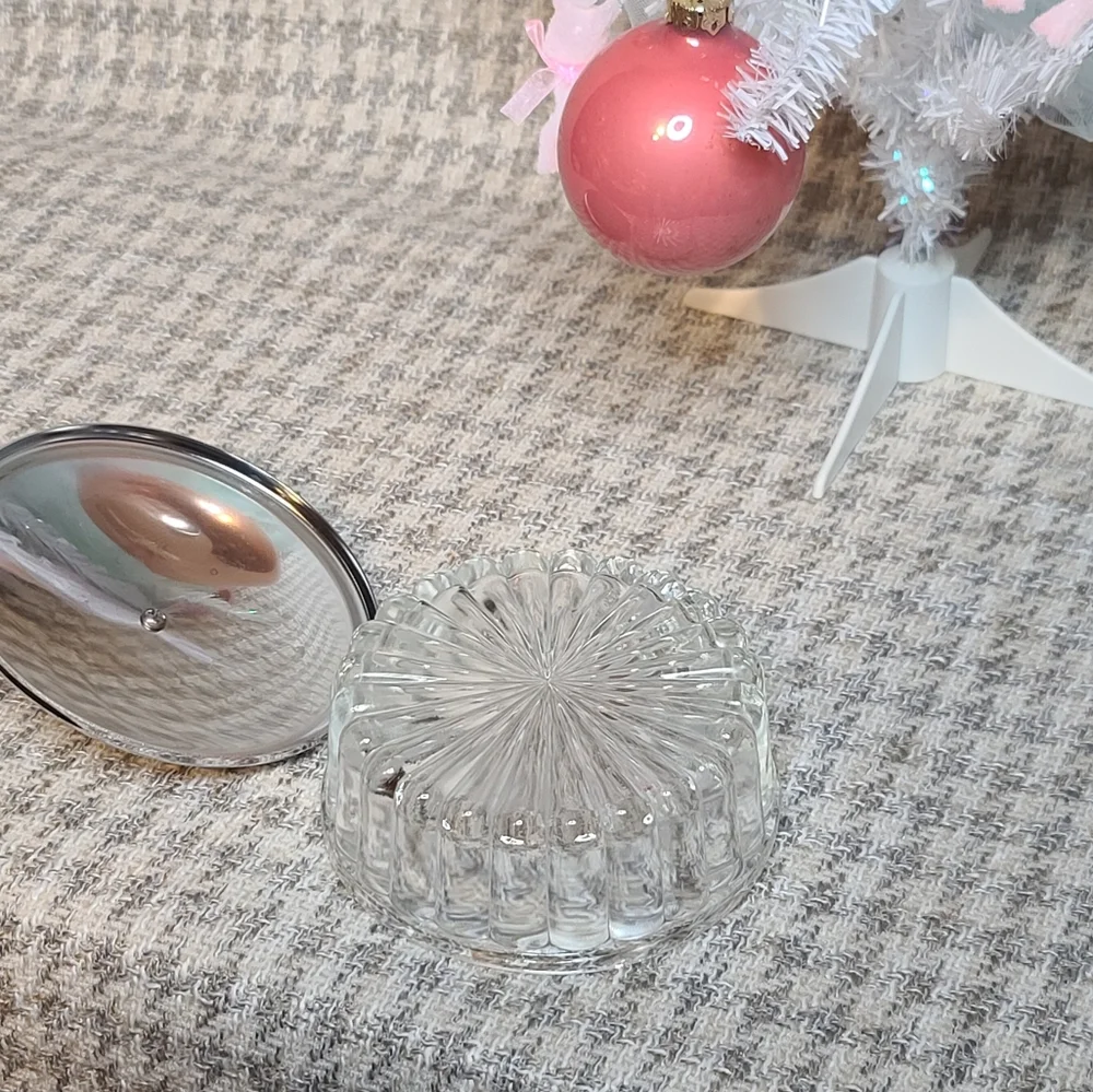 Vintage glass loose powder dish with lid